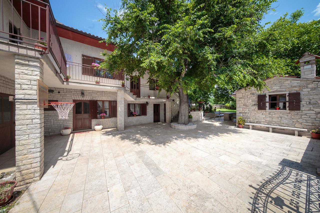 Apartments Mirjana 1655 Kanfanar Ngoại thất bức ảnh
